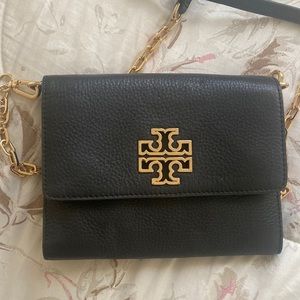 Wallet on chain cross body tory bag